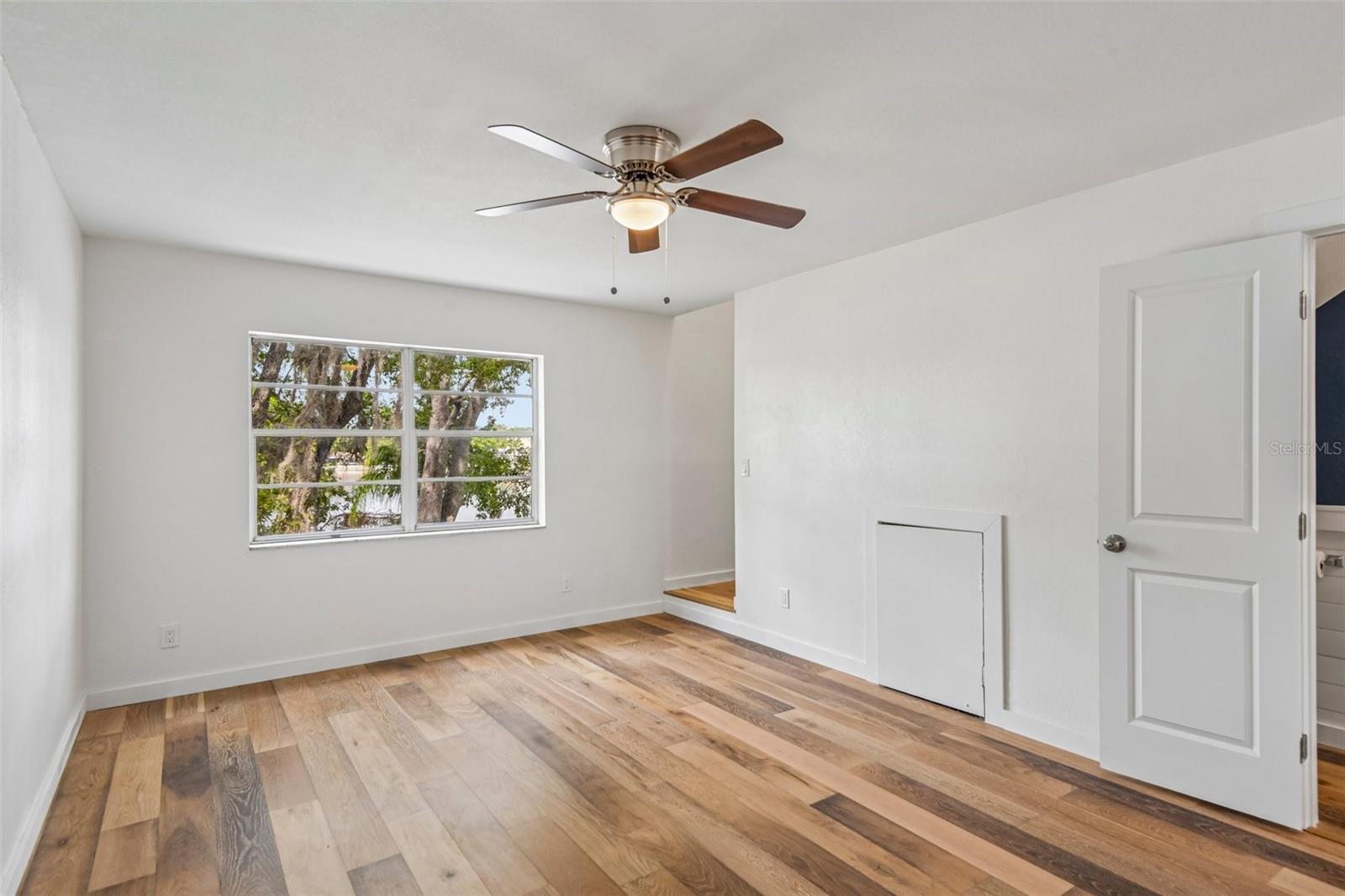 WATERSIDE CONDO III - Residential
