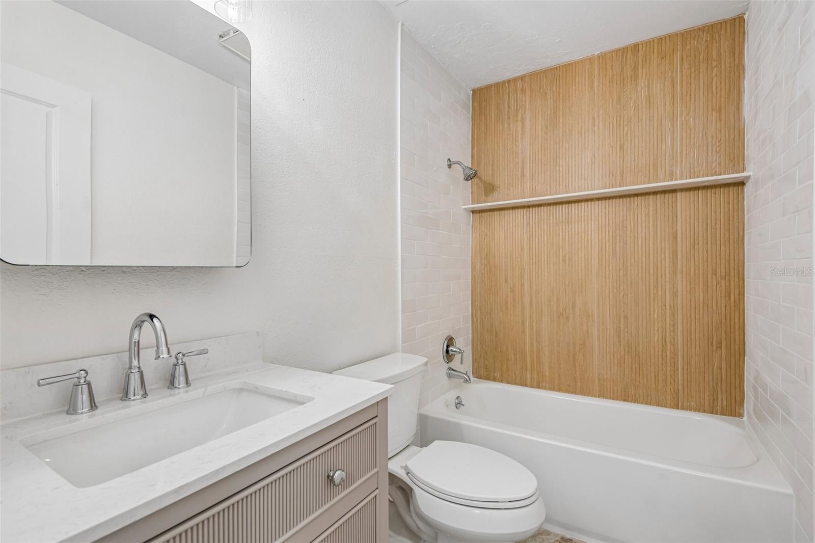 WATERSIDE CONDO III - Residential