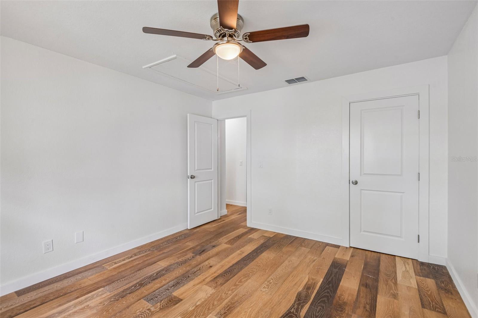 WATERSIDE CONDO III - Residential