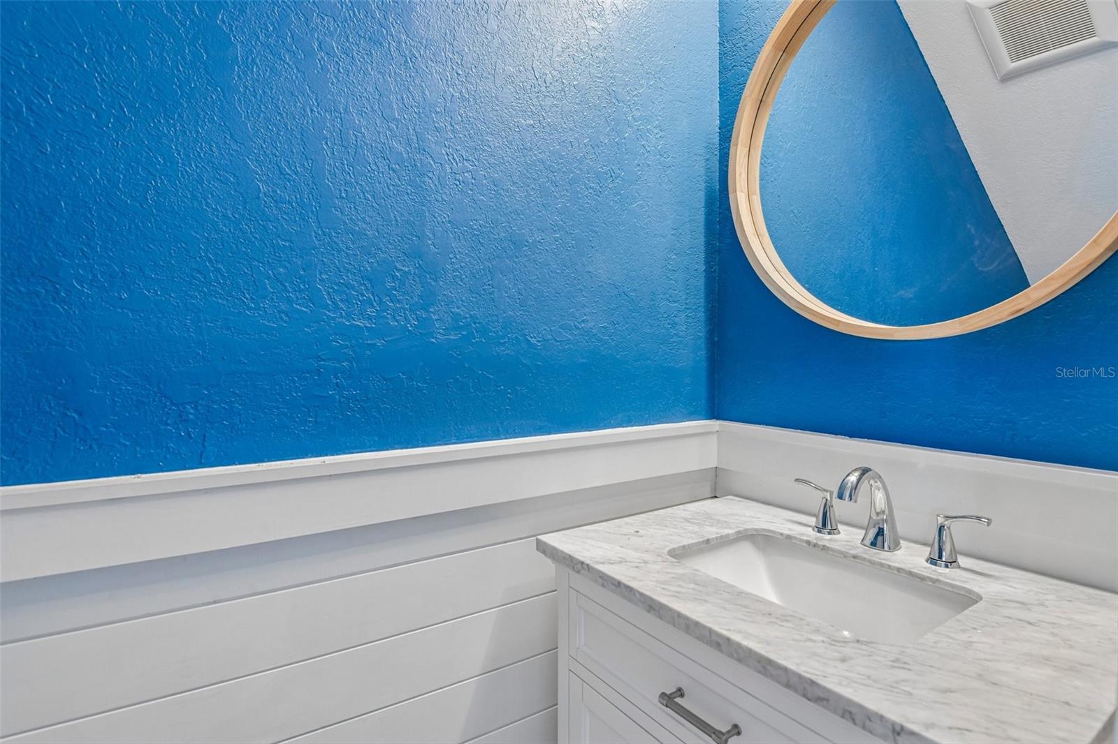 WATERSIDE CONDO III - Residential
