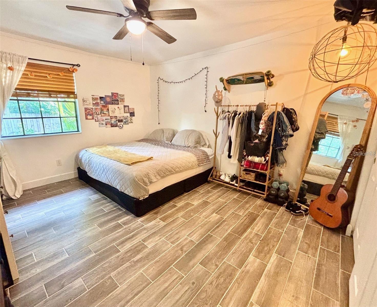 LIVE OAK VILLAS CONDO PH 01 SOUTH - Residential