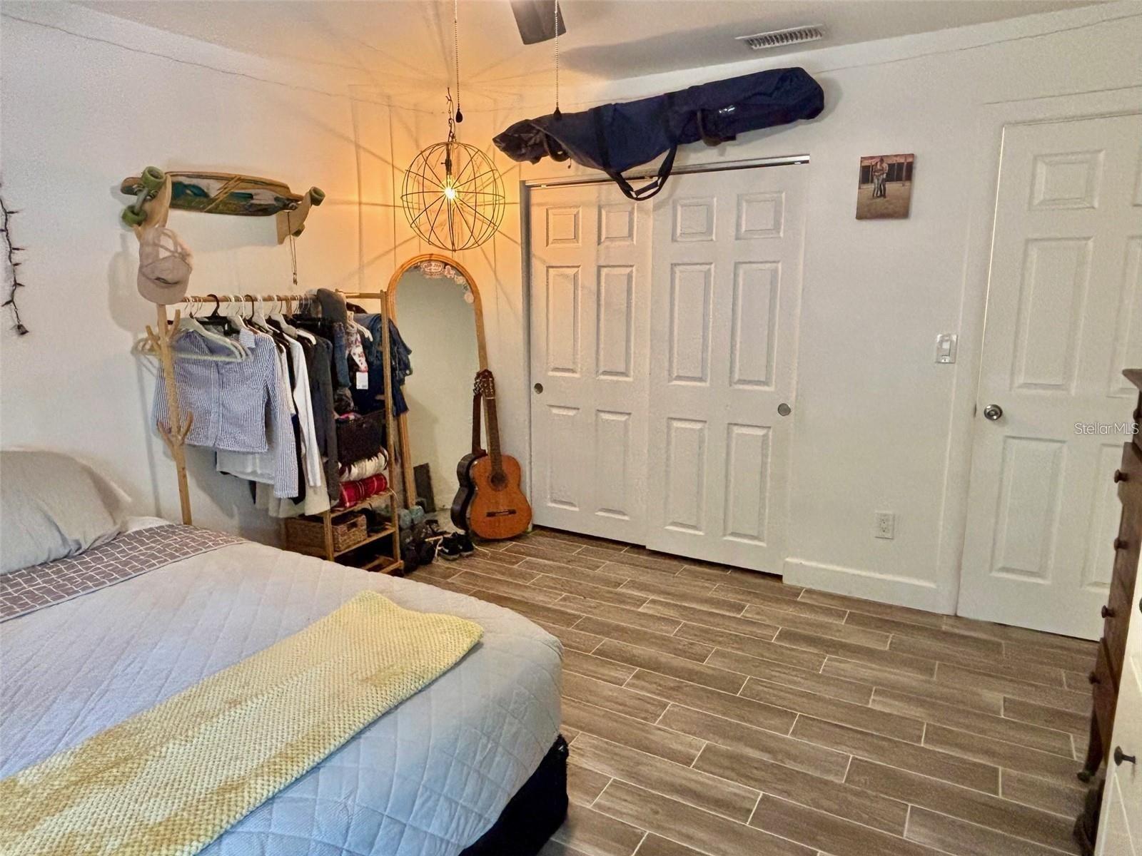 LIVE OAK VILLAS CONDO PH 01 SOUTH - Residential