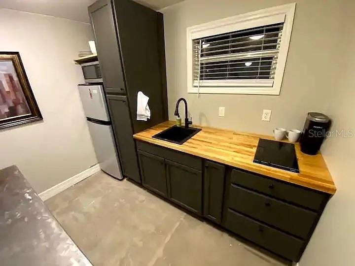 BOCA CEIGA PARK - Residential Lease