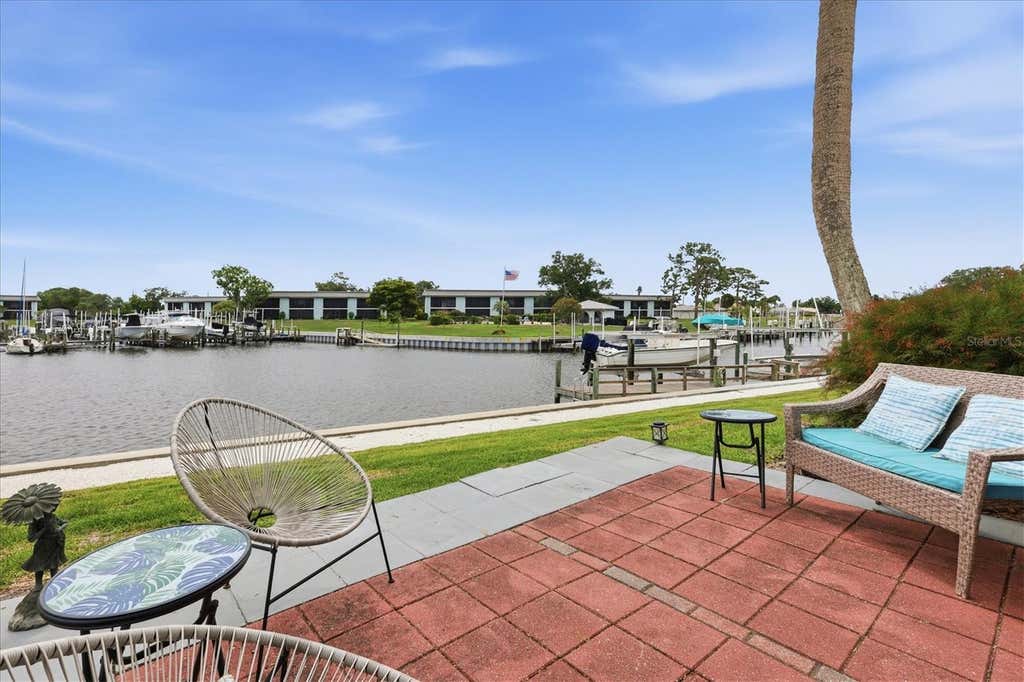 Photo of 24 N Oakwood Drive N #24, Englewood, FL 34223 (MLS # N6144584)