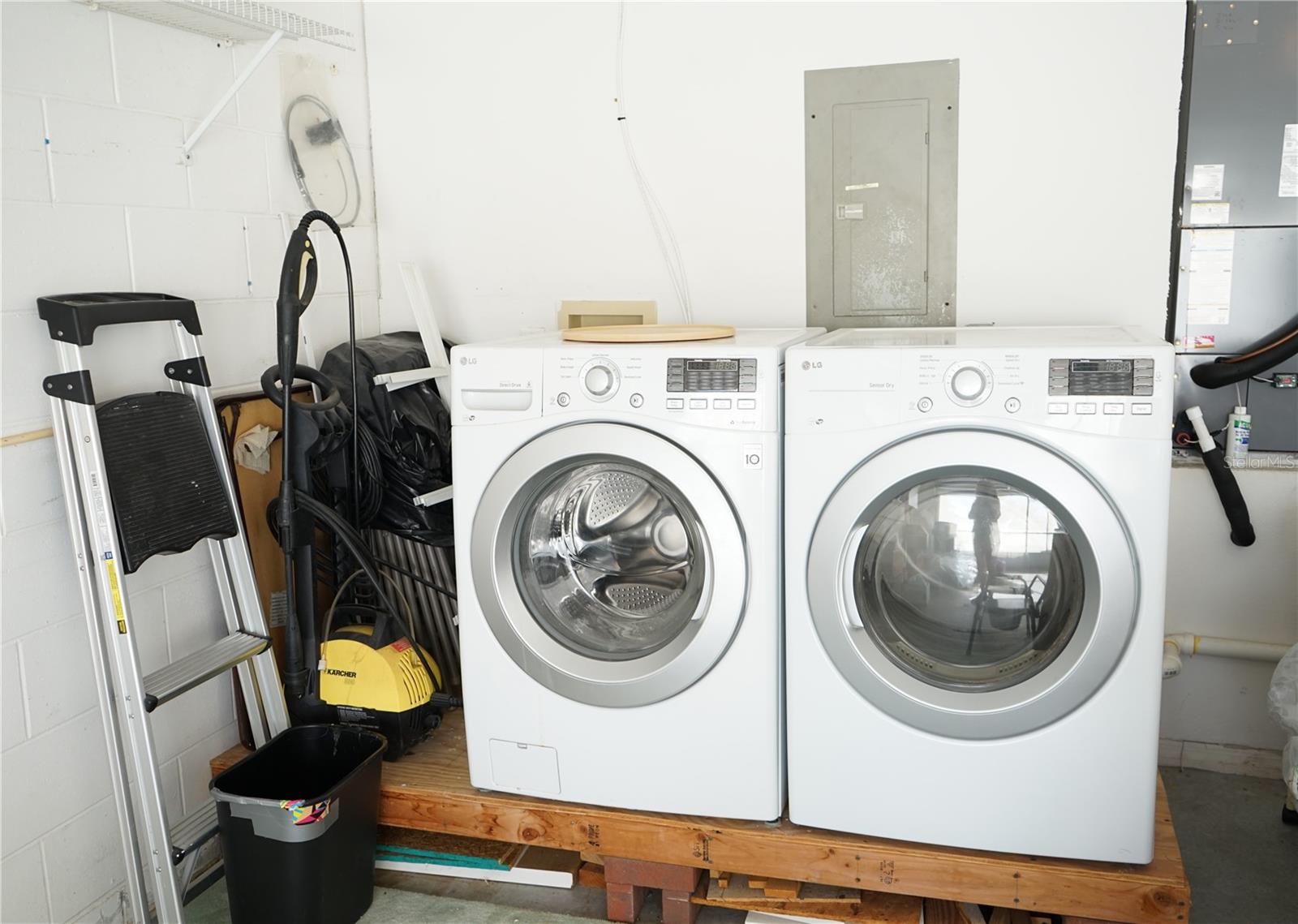 MANCHESTER 1 CONDO PH - Residential