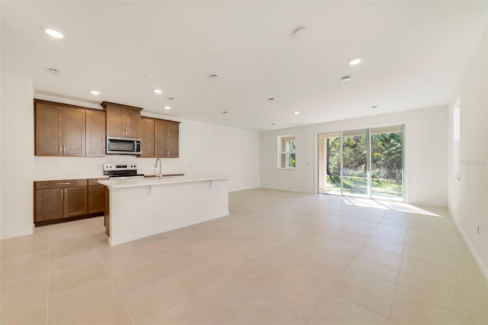 1669 GREENLEAF WOODS COVE