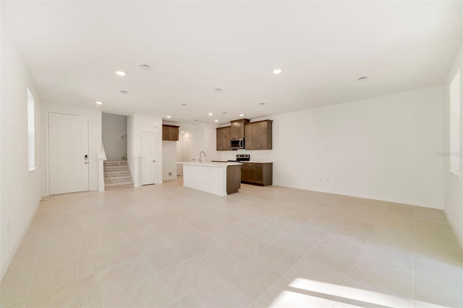 1669 GREENLEAF WOODS COVE