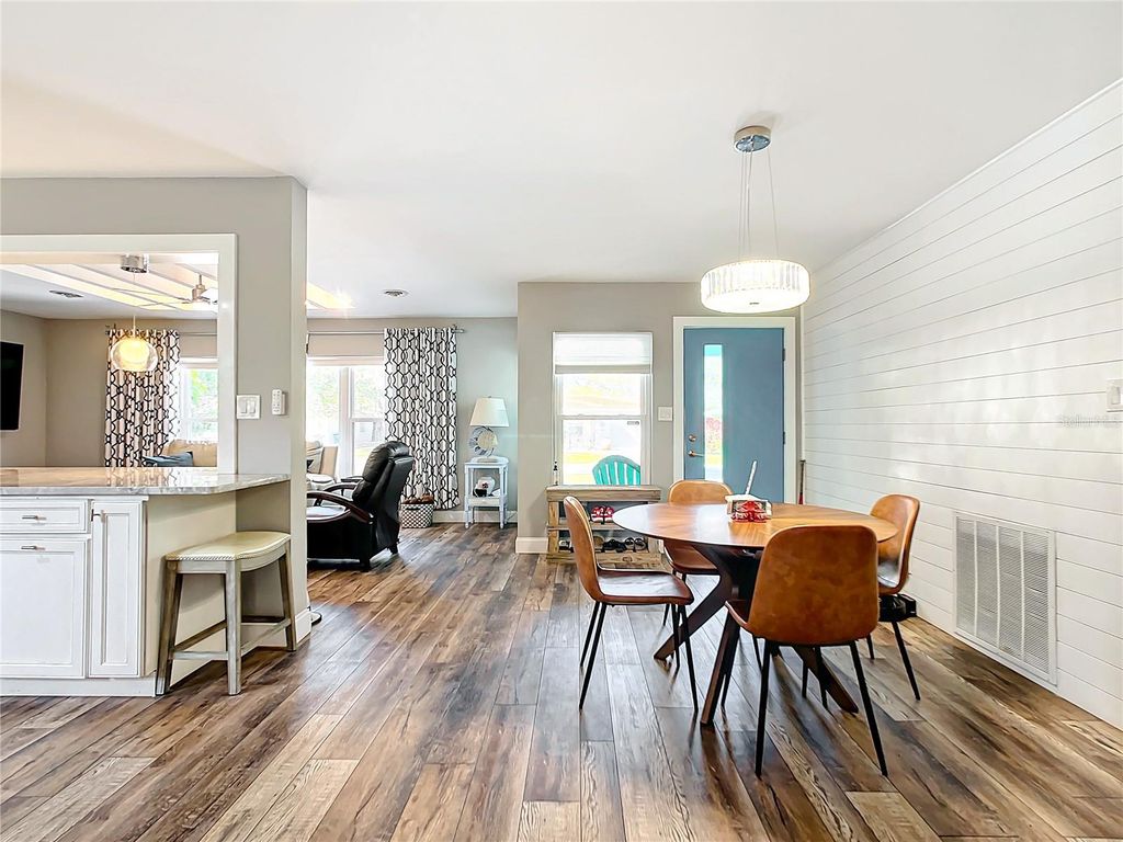 Photo of 6210 6th Avenue S, St Petersburg, FL 33707 (MLS # TB8469636)