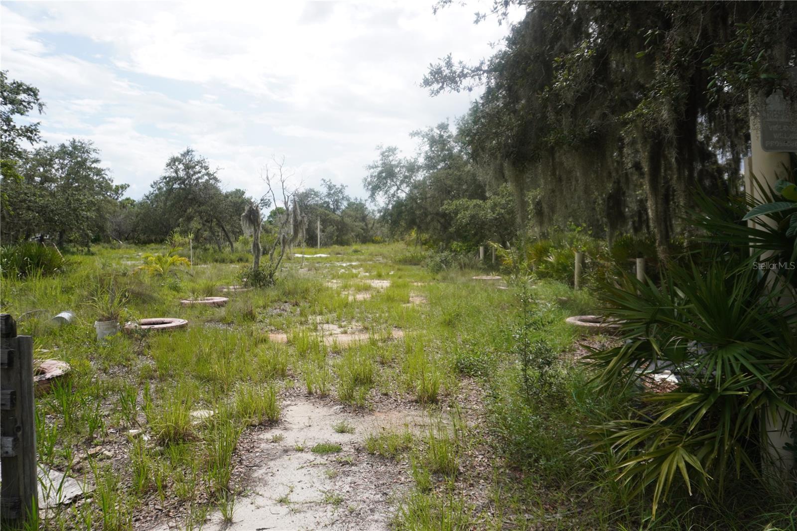 LAKE WALES ESTATES - Land