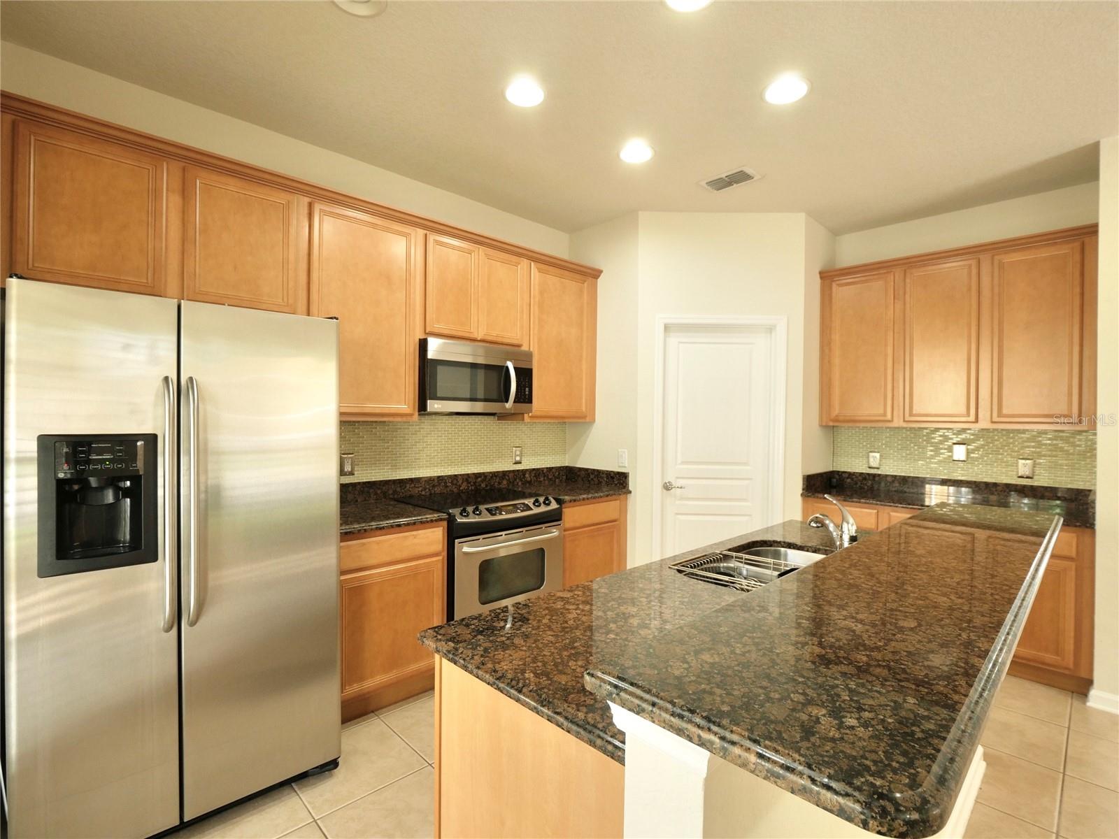 LAKE SAWYER SOUTH PH 03 - Residential Lease