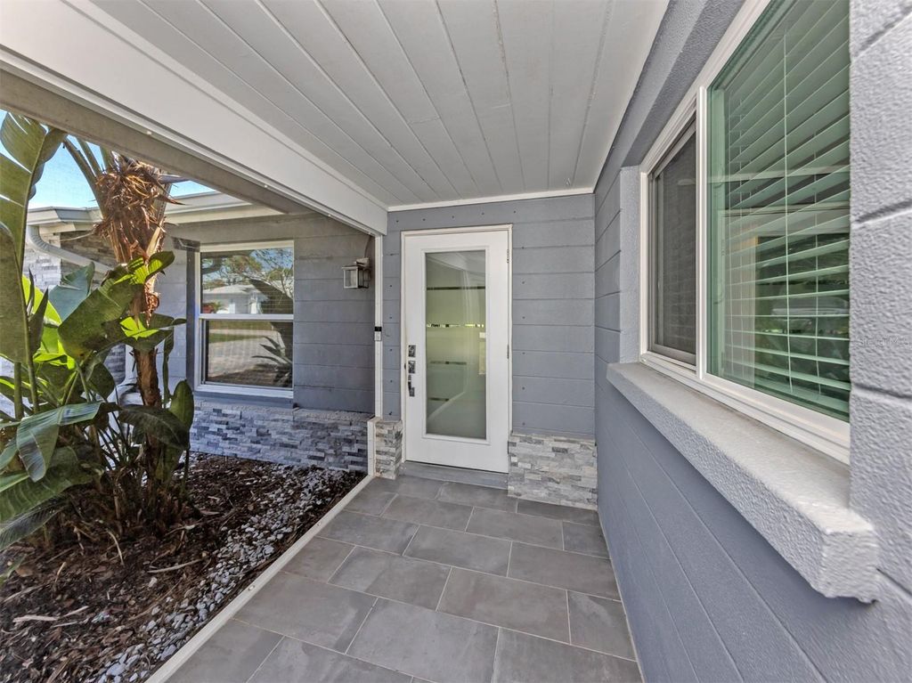 Photo of 1255 Yacht Club Drive, Venice, FL 34293 (MLS # N6143904)