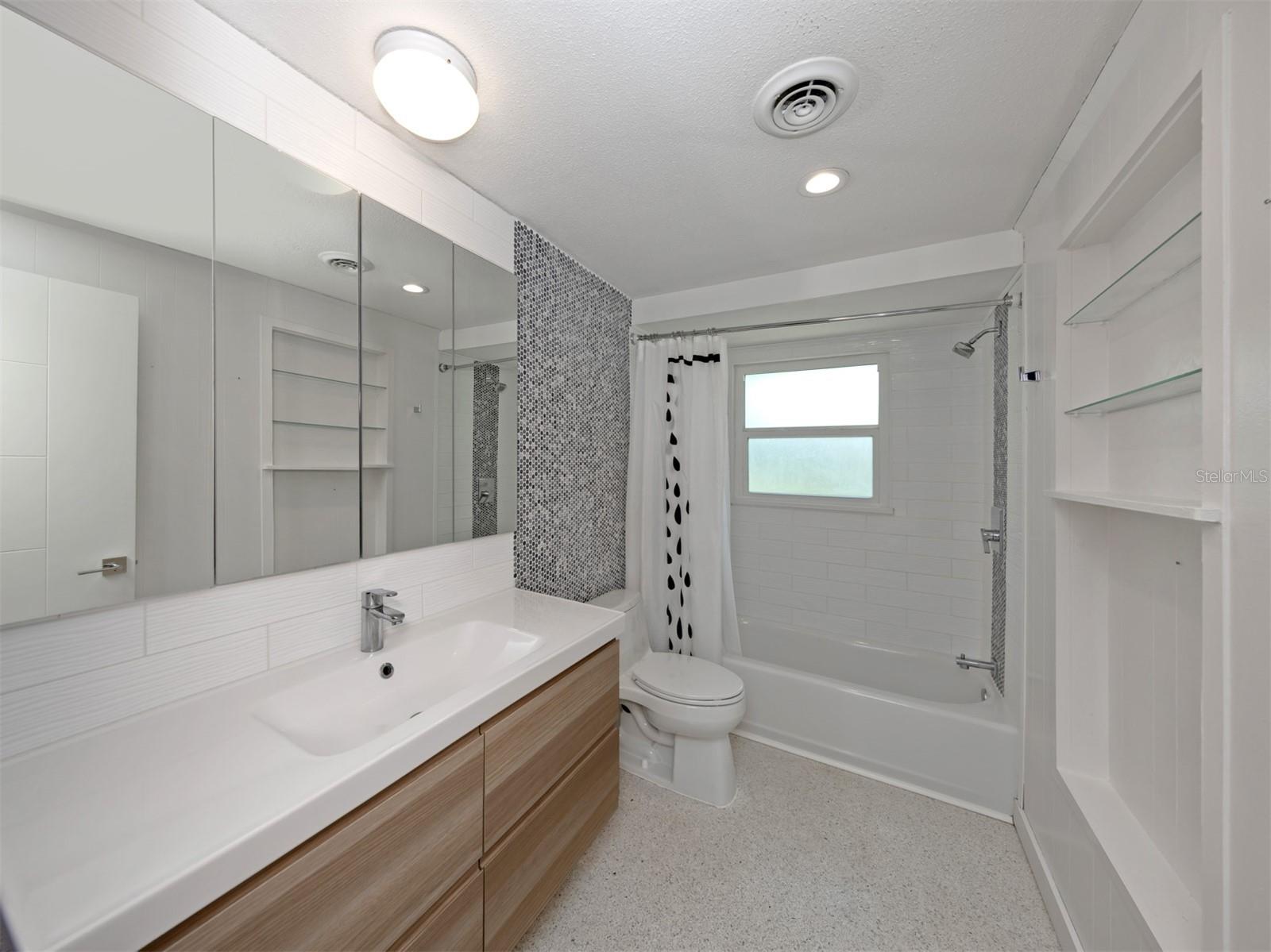 SOUTH VENICE - Residential