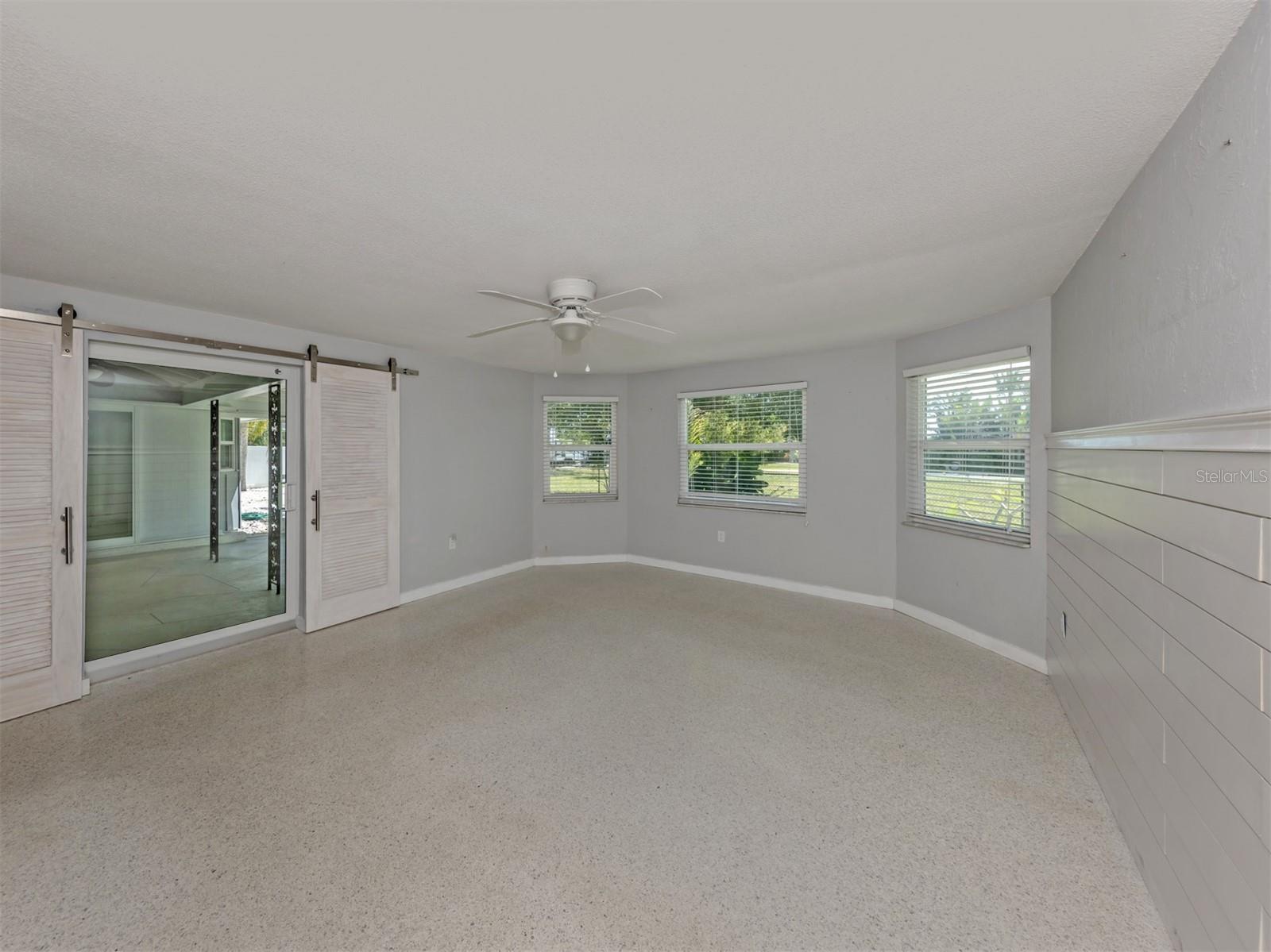 SOUTH VENICE - Residential