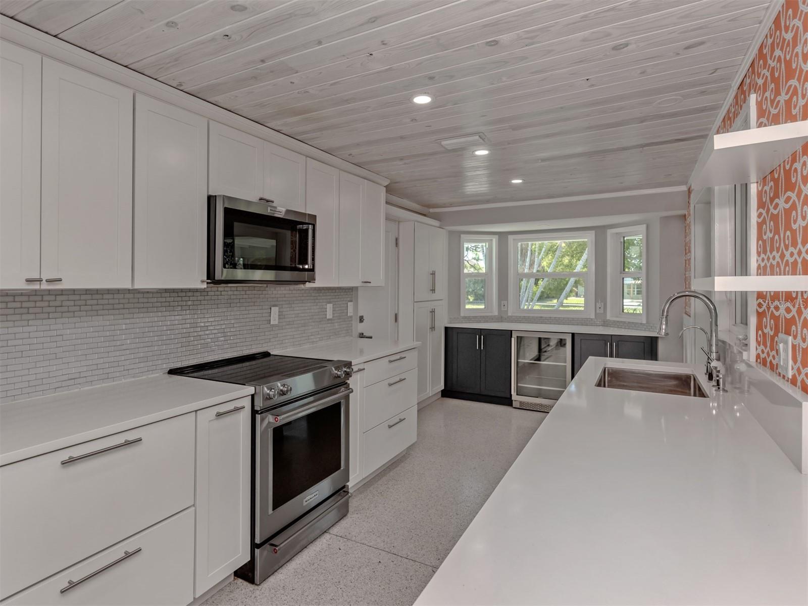 SOUTH VENICE - Residential