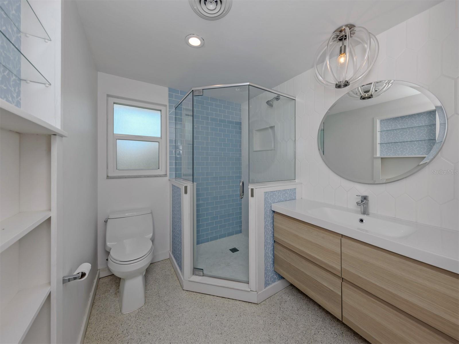 SOUTH VENICE - Residential