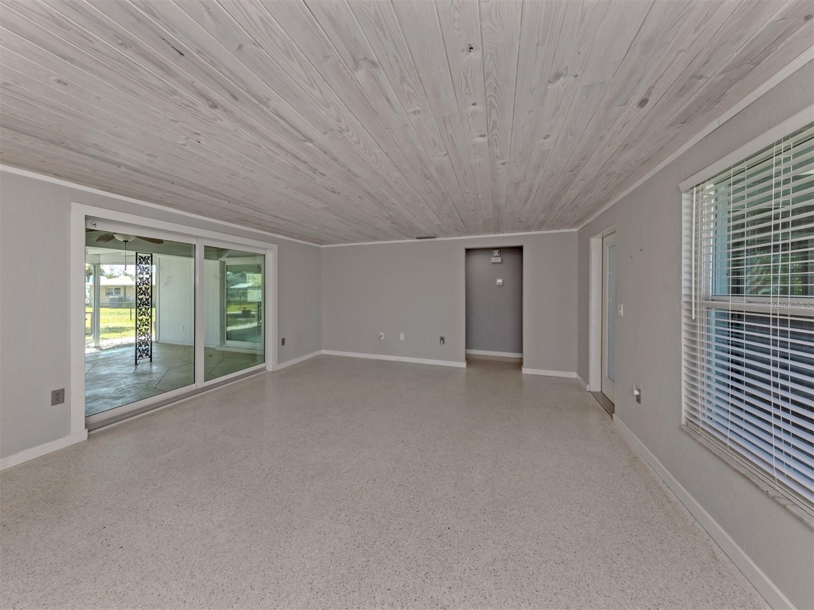 SOUTH VENICE - Residential