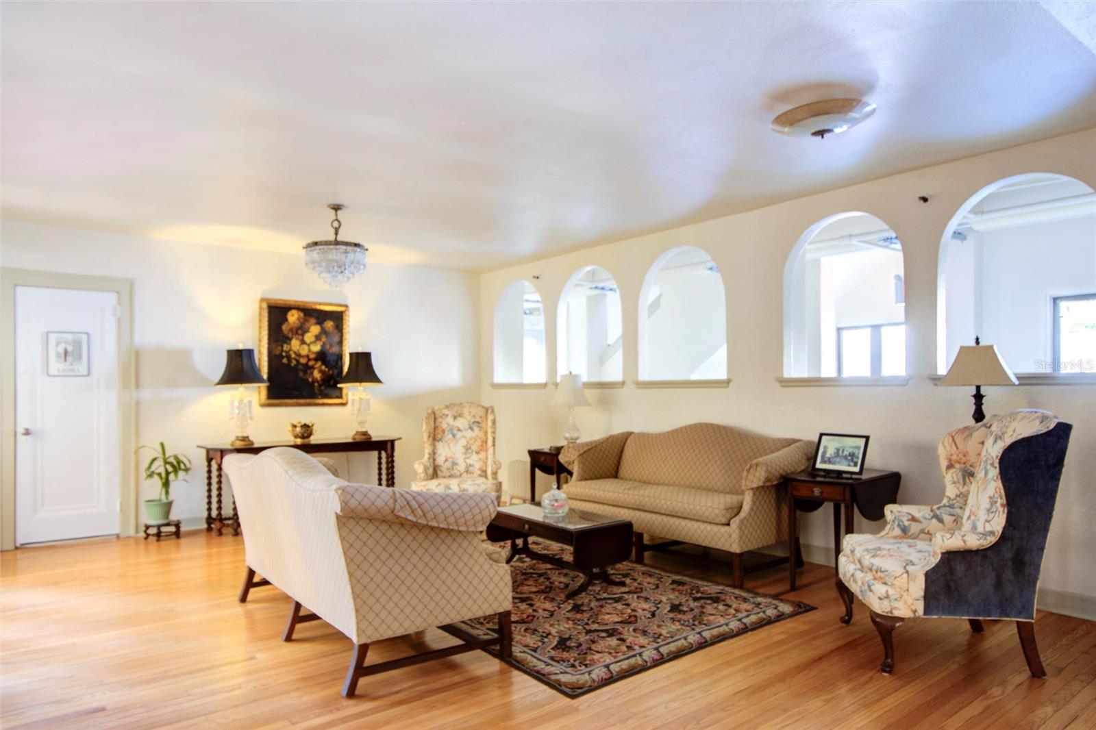 FLORI DE LEON APTS CO-OP - Residential