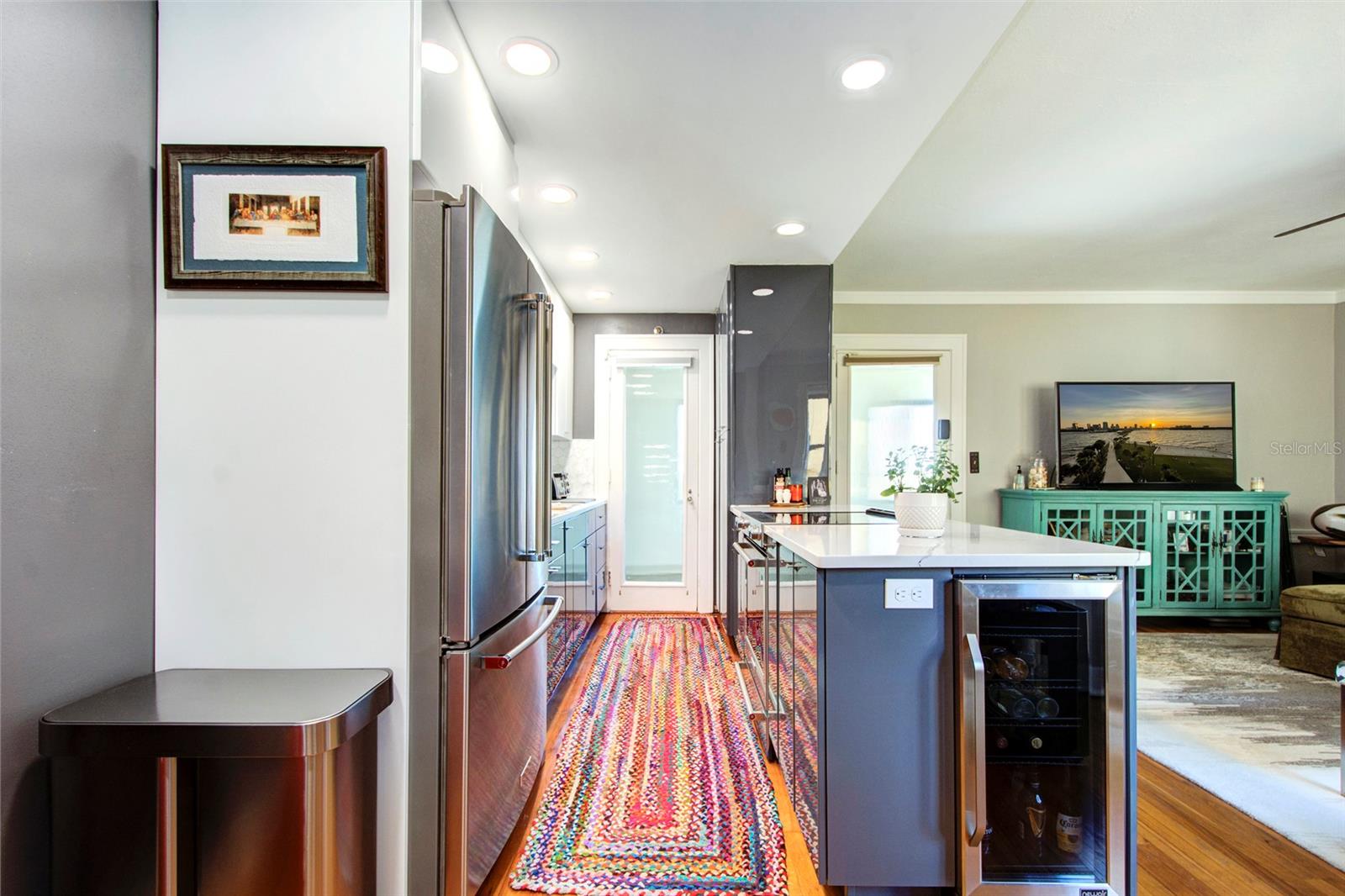 FLORI DE LEON APTS CO-OP - Residential