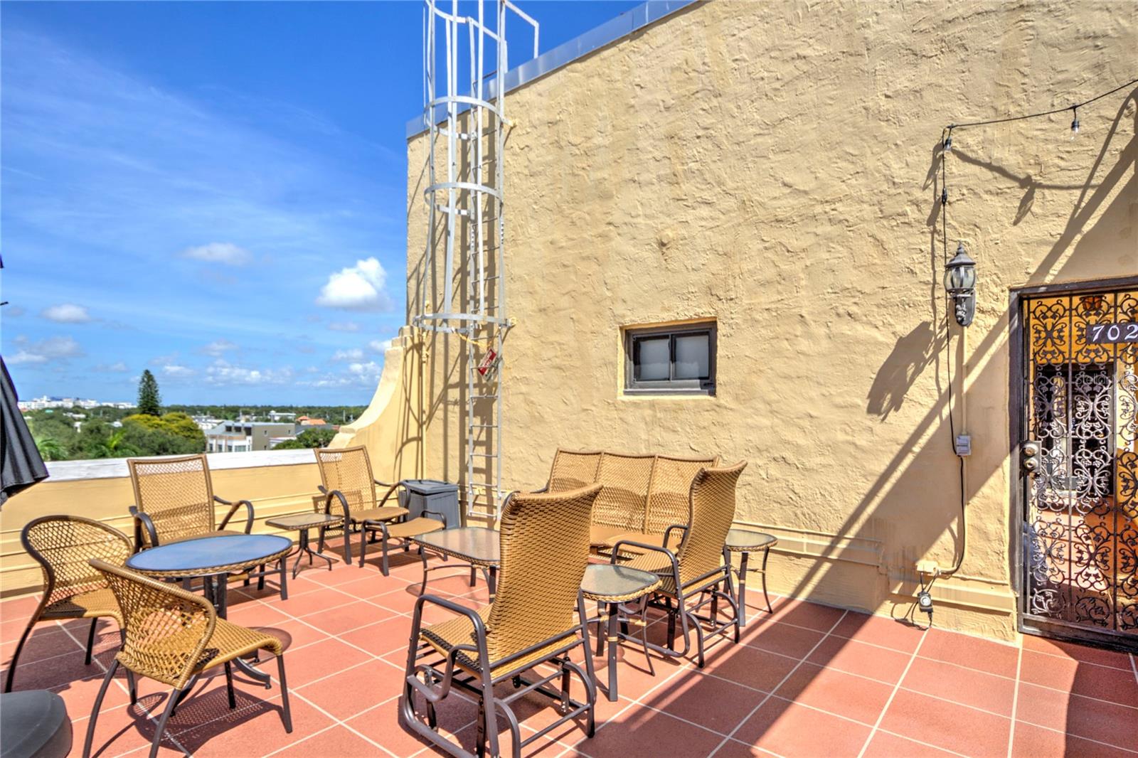 FLORI DE LEON APTS CO-OP - Residential