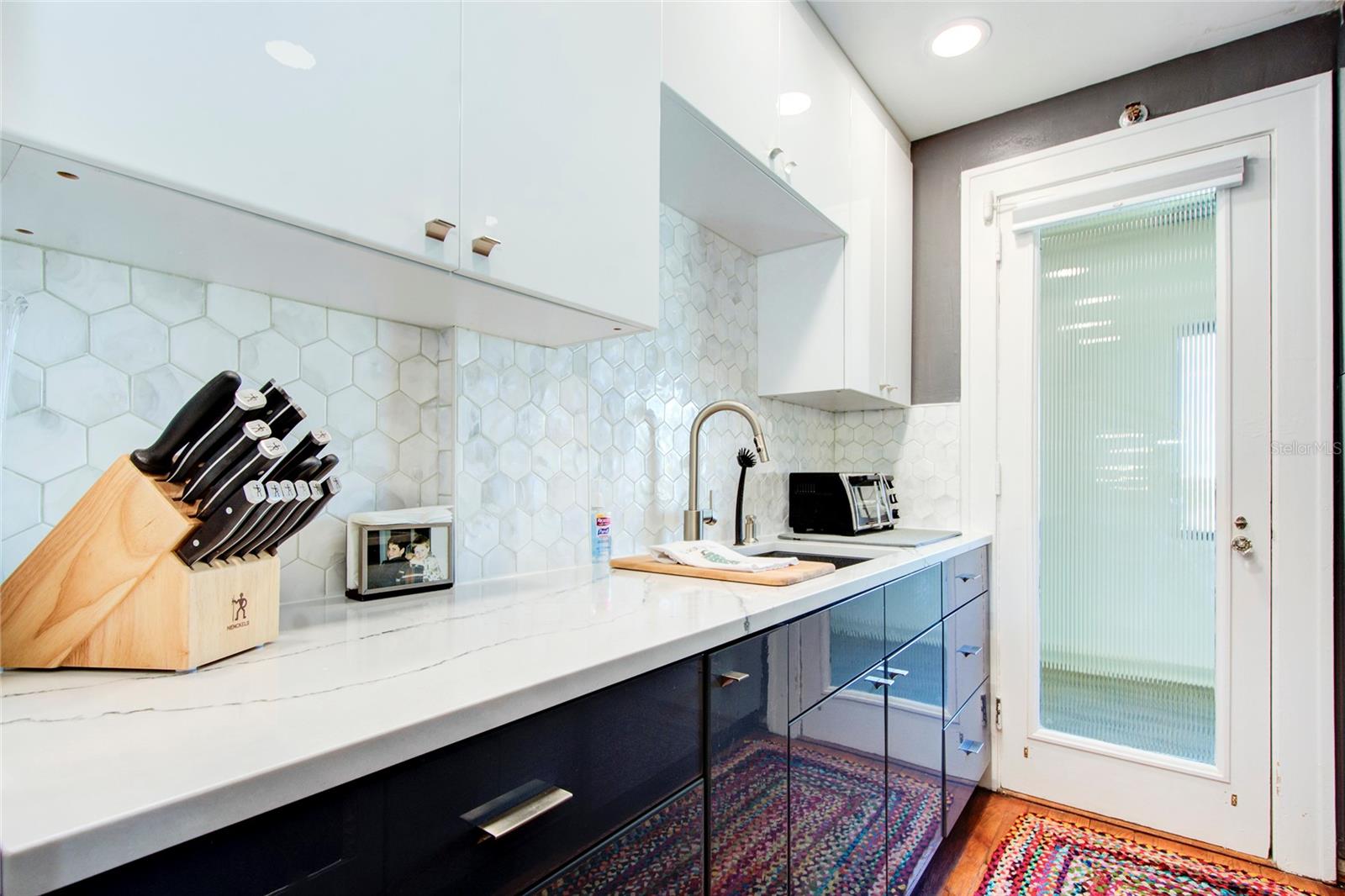 FLORI DE LEON APTS CO-OP - Residential