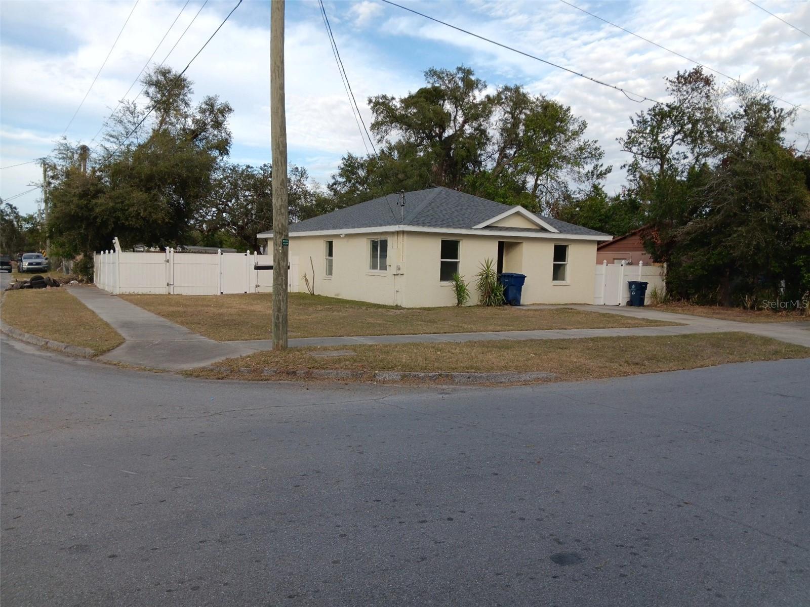 1302 E ANNIE STREET