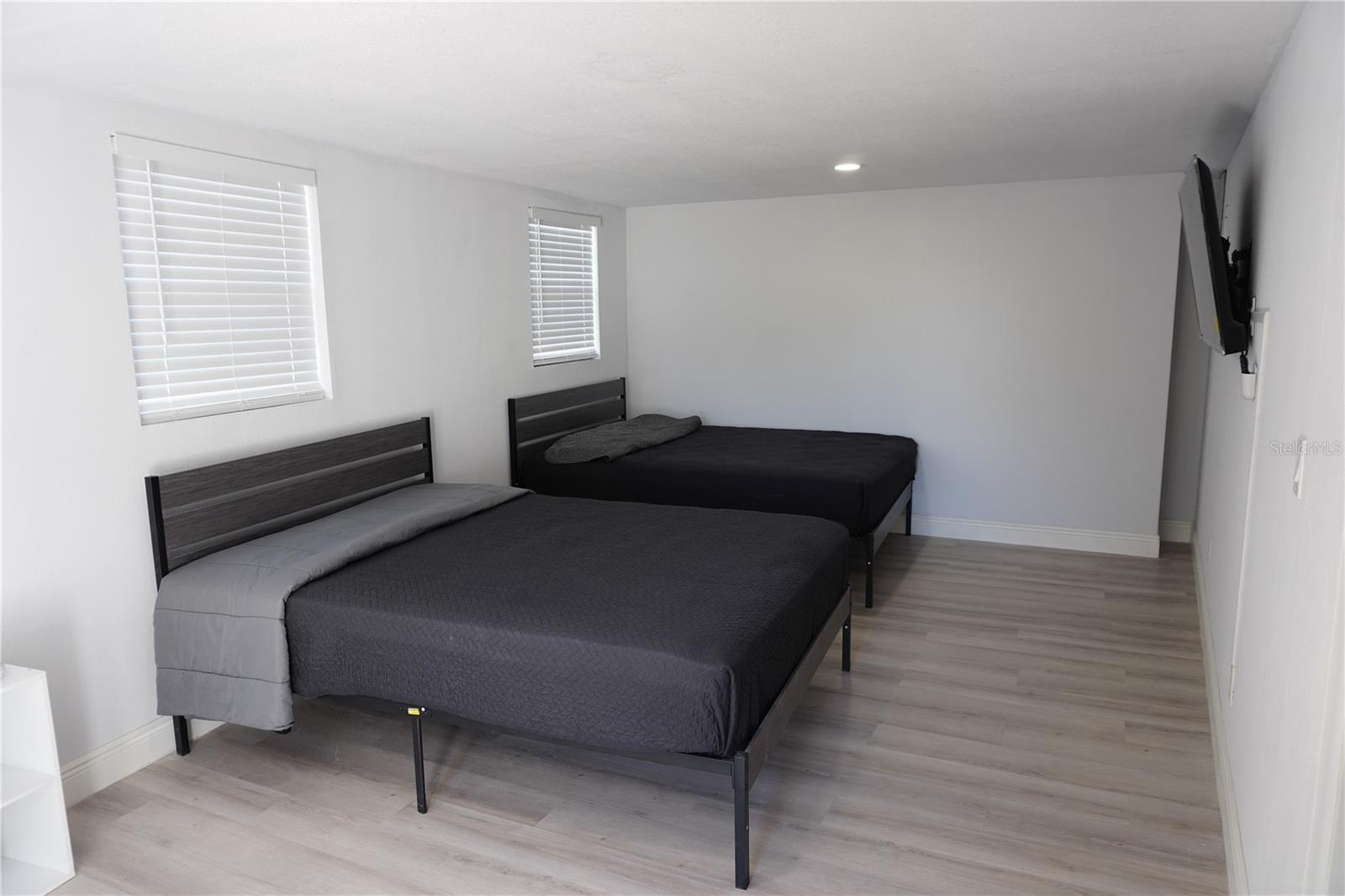 DODGE TERRACE - Residential Lease