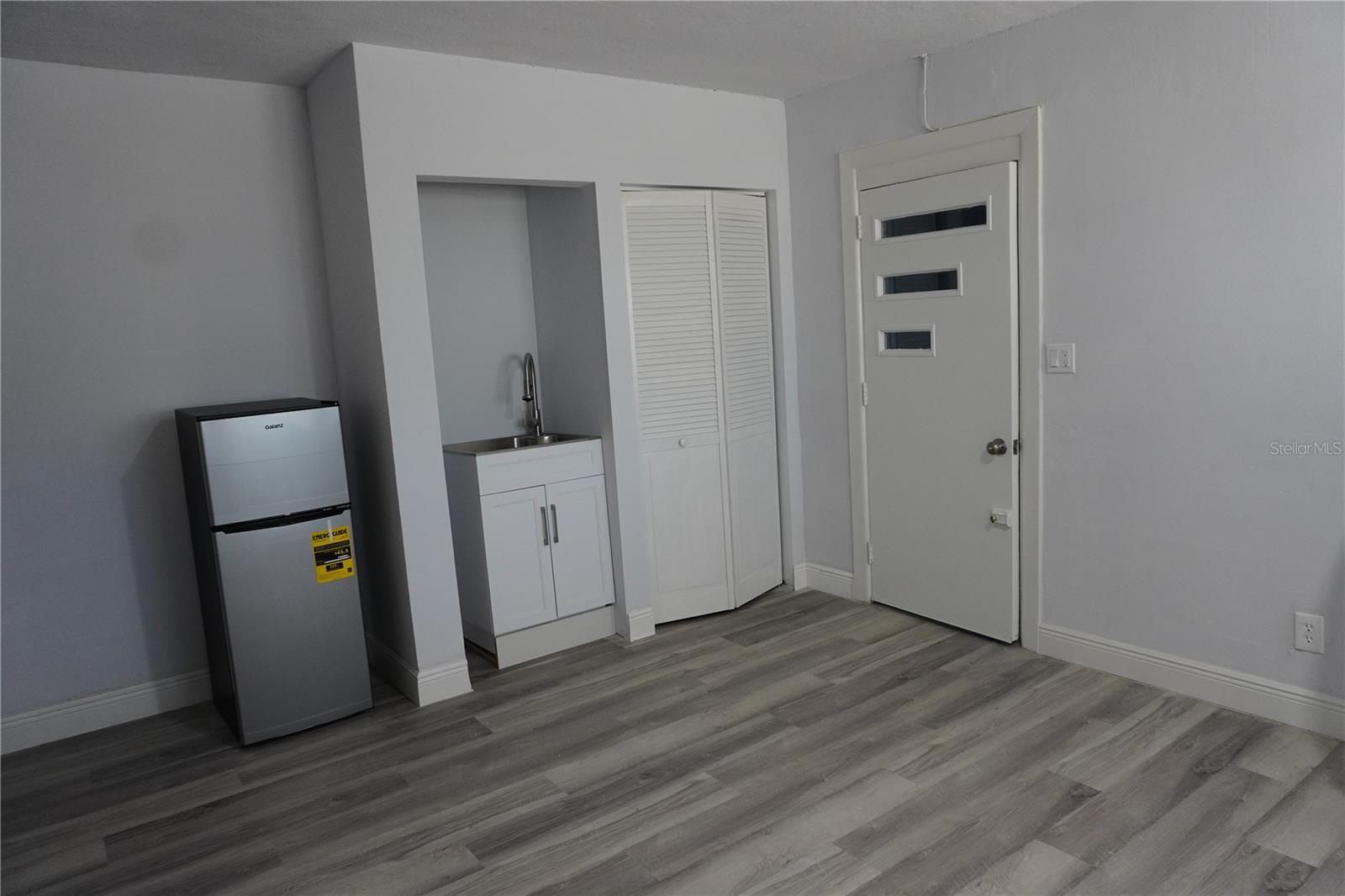 DODGE TERRACE - Residential Lease