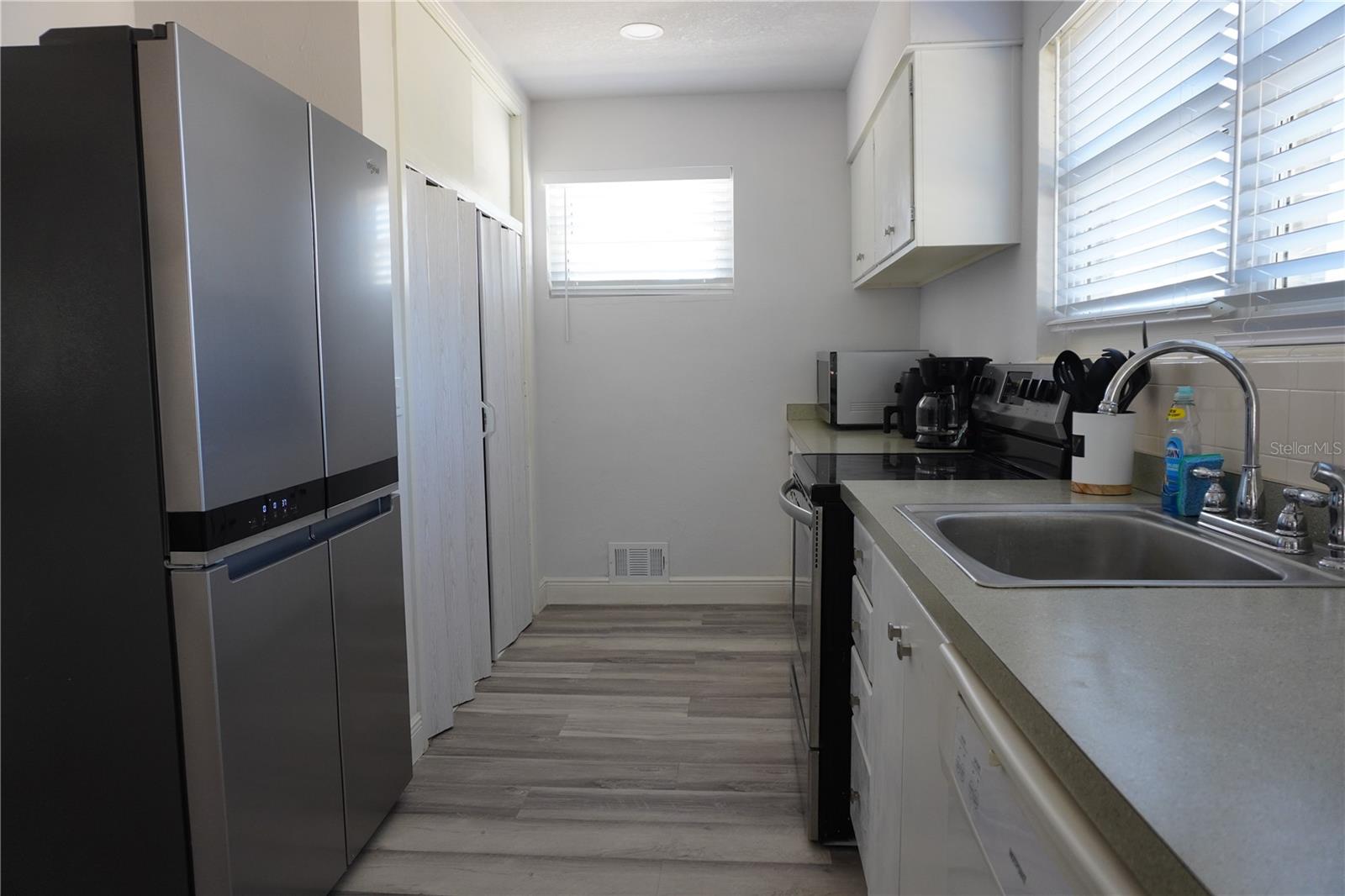 DODGE TERRACE - Residential Lease