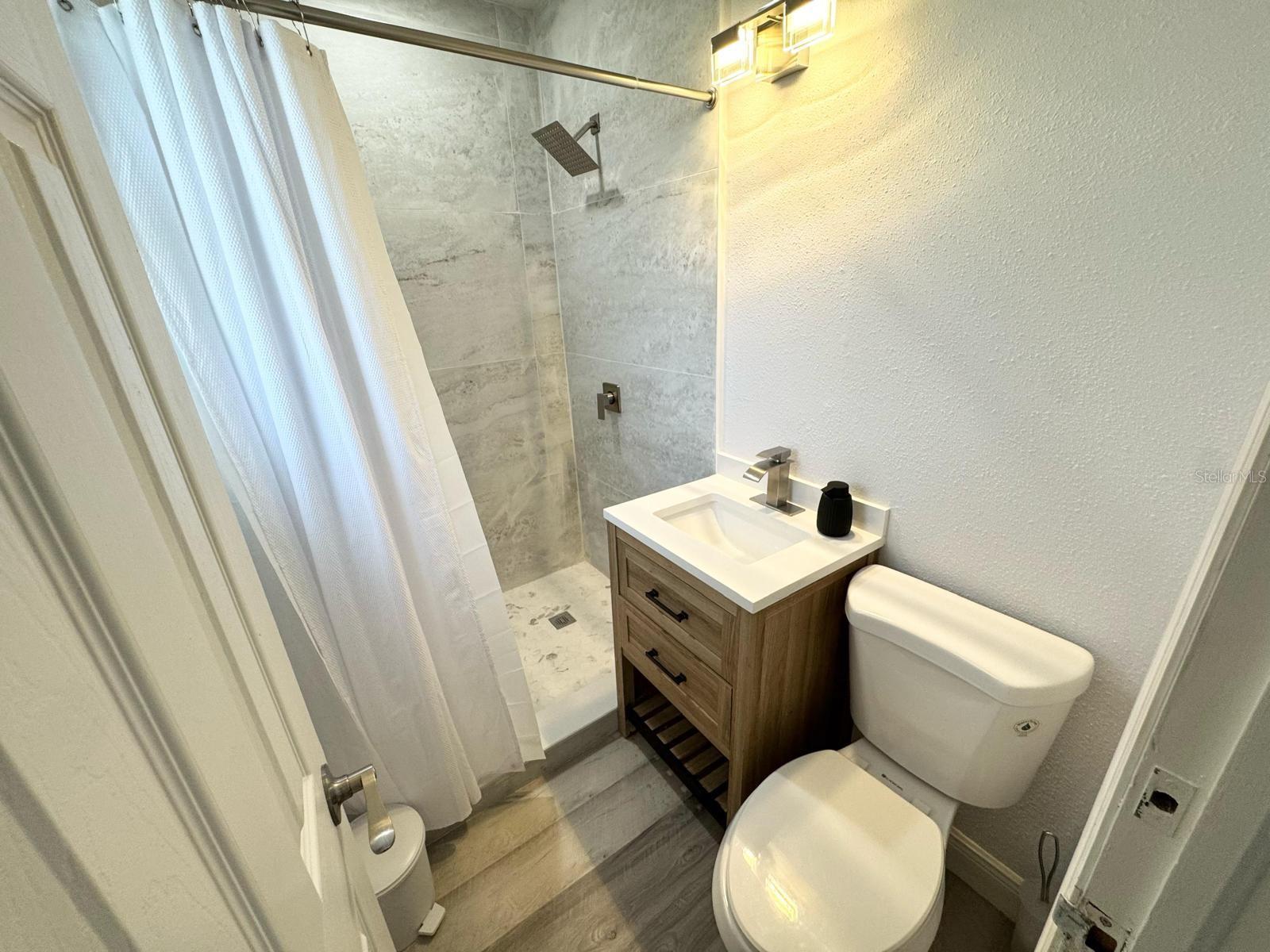 DODGE TERRACE - Residential Lease