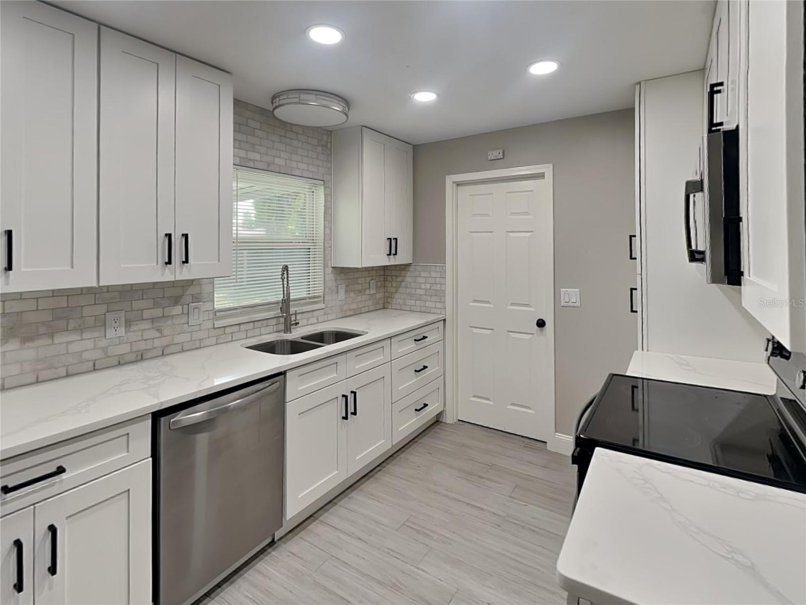 EASTBROOK SUB UNIT 10 - Residential Lease