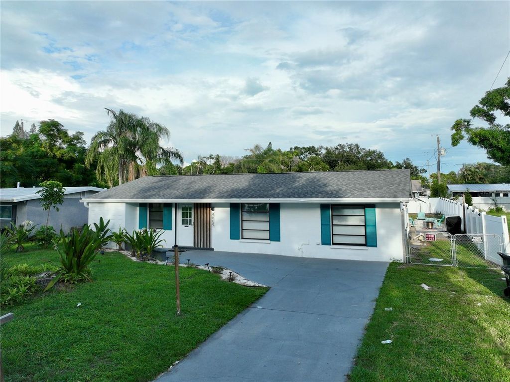 Photo of 4609 19th Street W, Bradenton, FL 34207 (MLS # TB8429760)