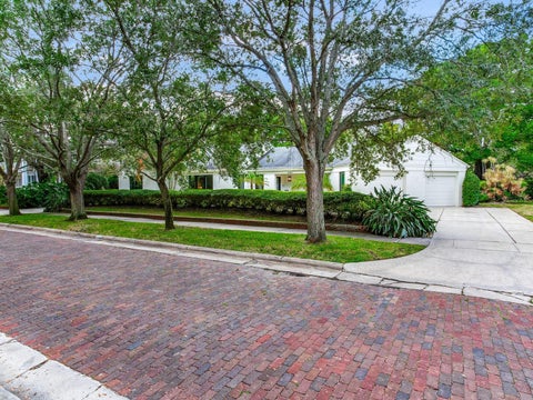 2 beds bed, 2.5 baths bath property at 3401 S Almeria Avenue, Tampa, FL 33629