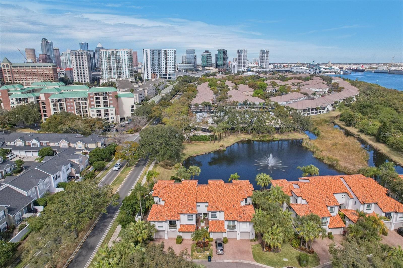 HARBOR HOMES PH ONE - Residential