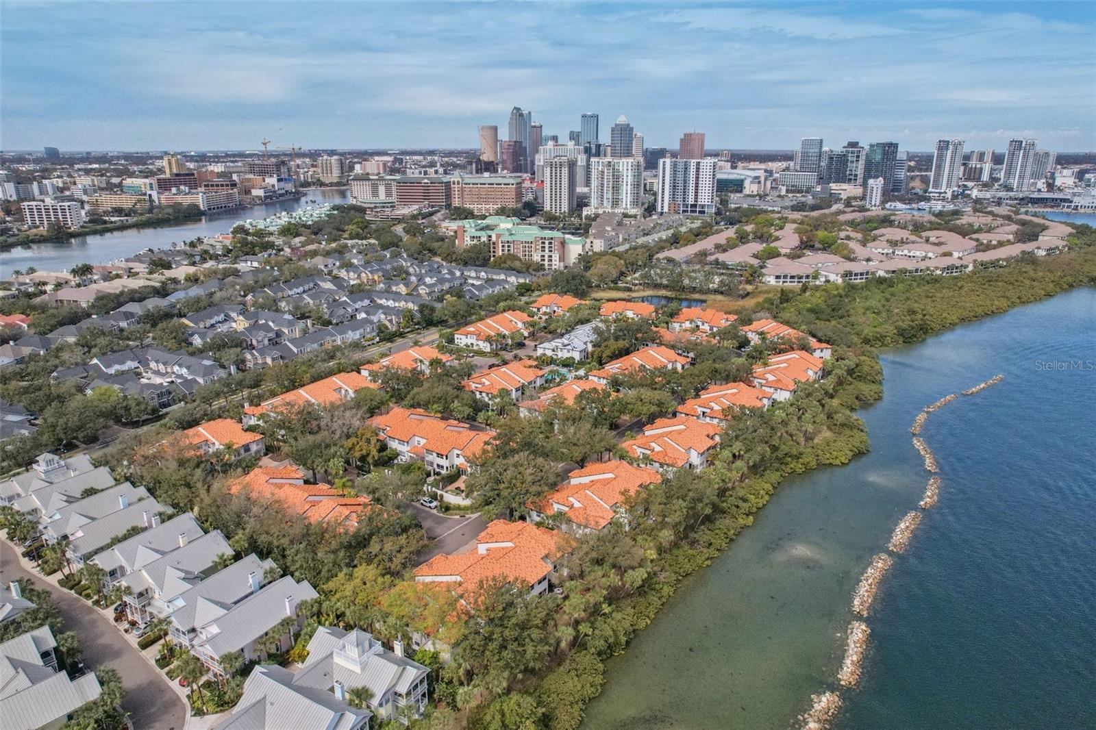 HARBOR HOMES PH ONE - Residential