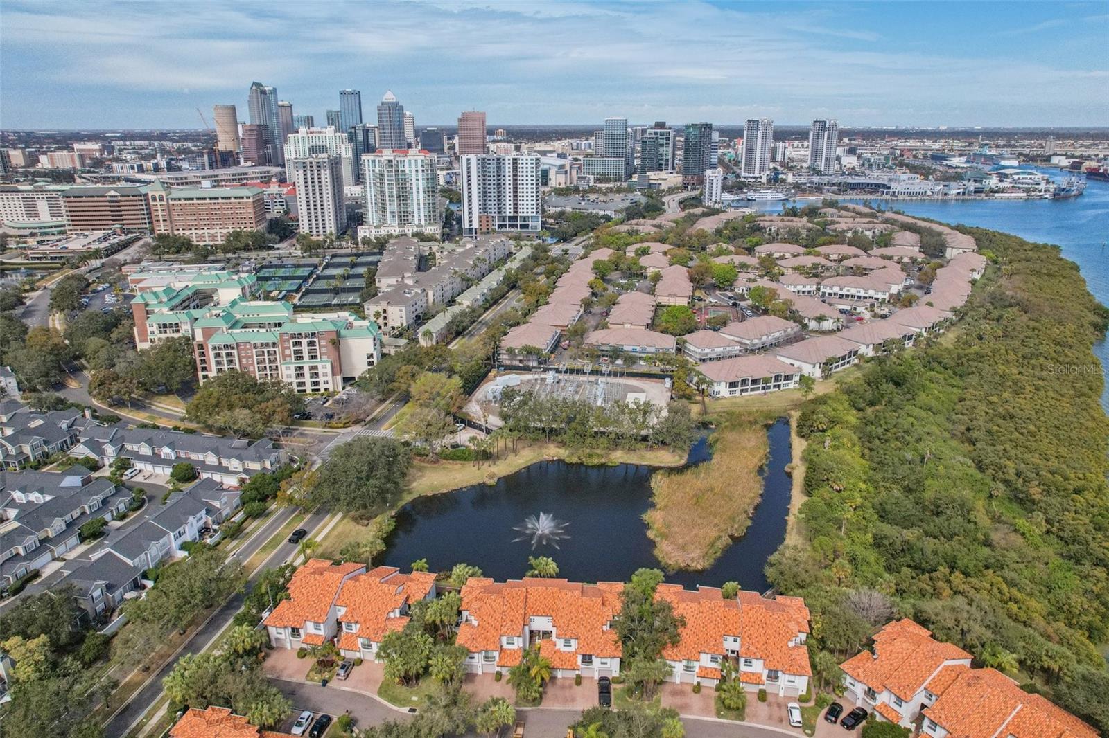 HARBOR HOMES PH ONE - Residential