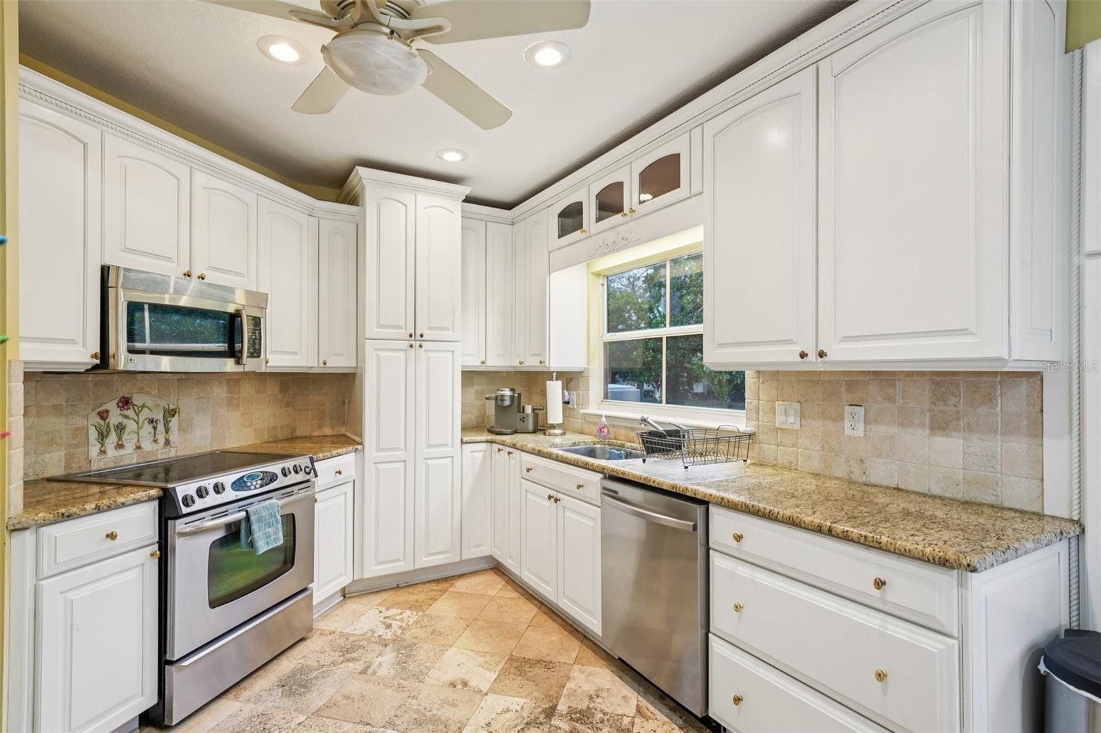 HARBOR HOMES PH ONE - Residential