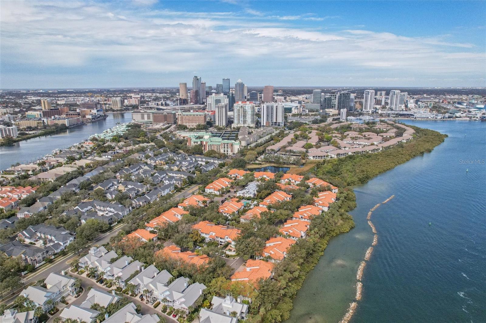 HARBOR HOMES PH ONE - Residential