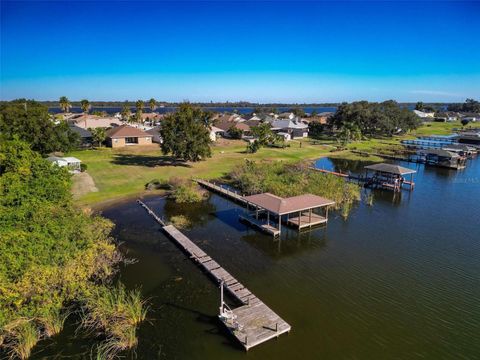 A home in WINTER HAVEN