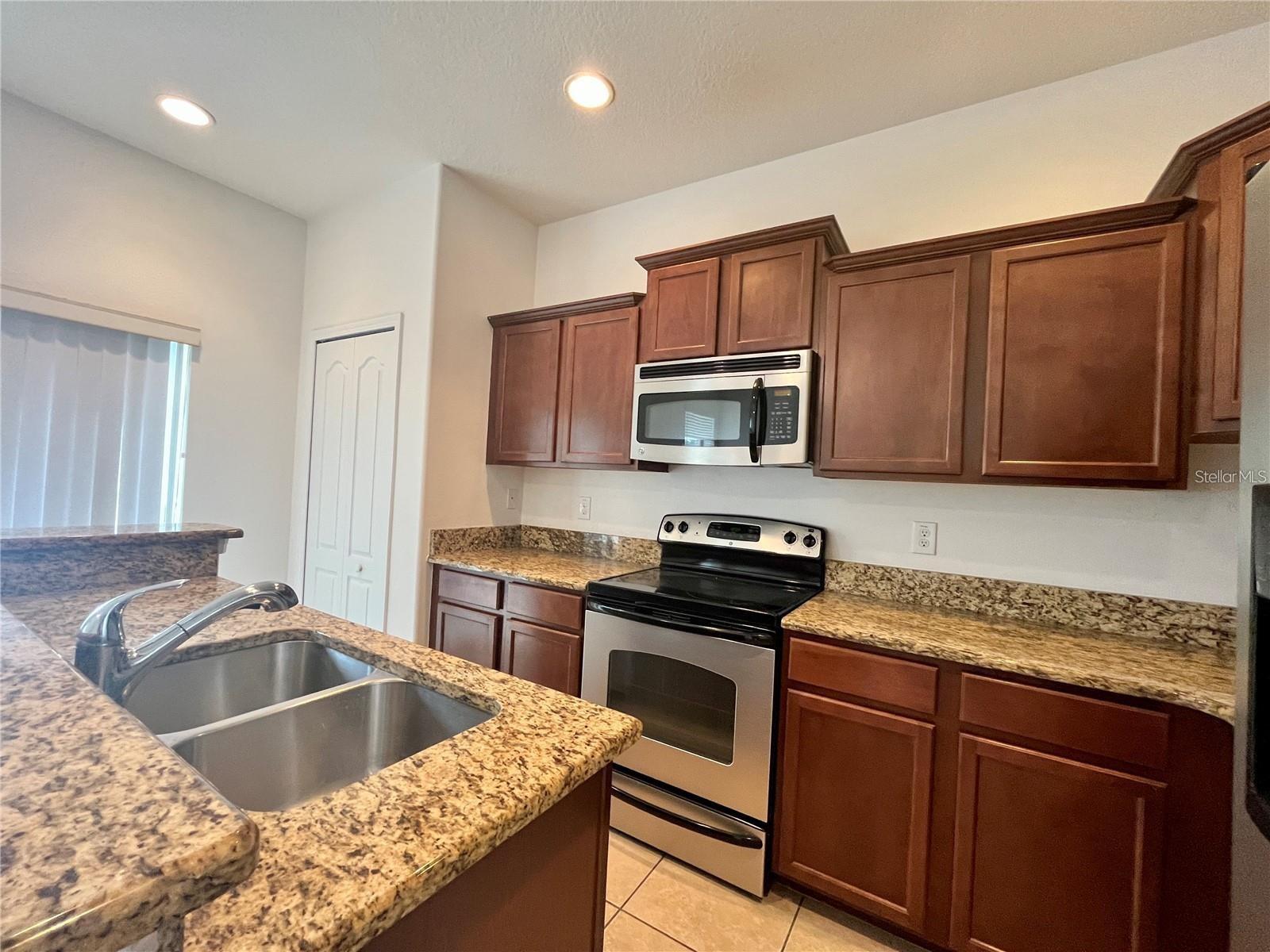 SAVANNAH LNDGS - Residential Lease