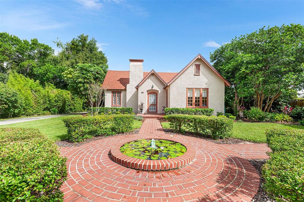 Photo of 1323 Stately Oaks Drive NW, Winter Haven, FL 33881 (MLS # P4936627)