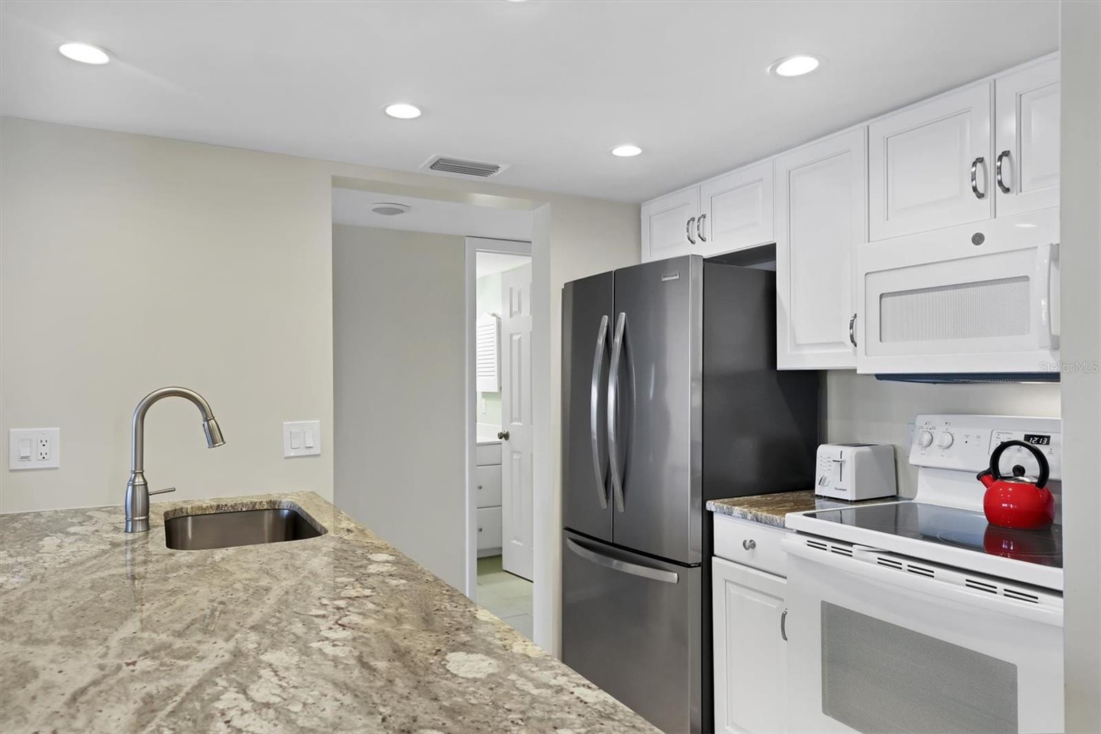 MIDNIGHT COVE II - Residential