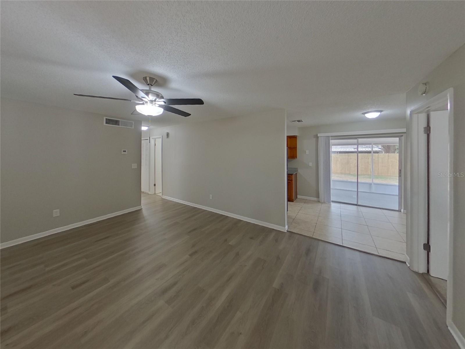 WOODBERY ESTATES - Residential Lease