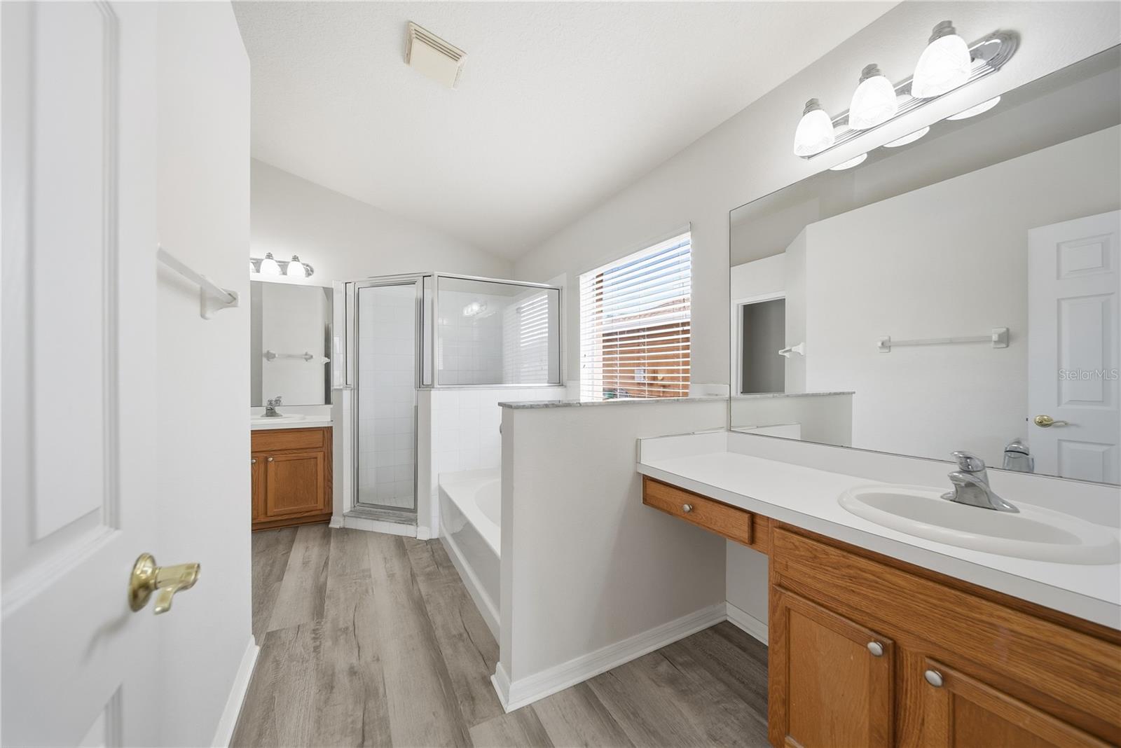 BRIDGEWATER PH 03 - Residential Lease