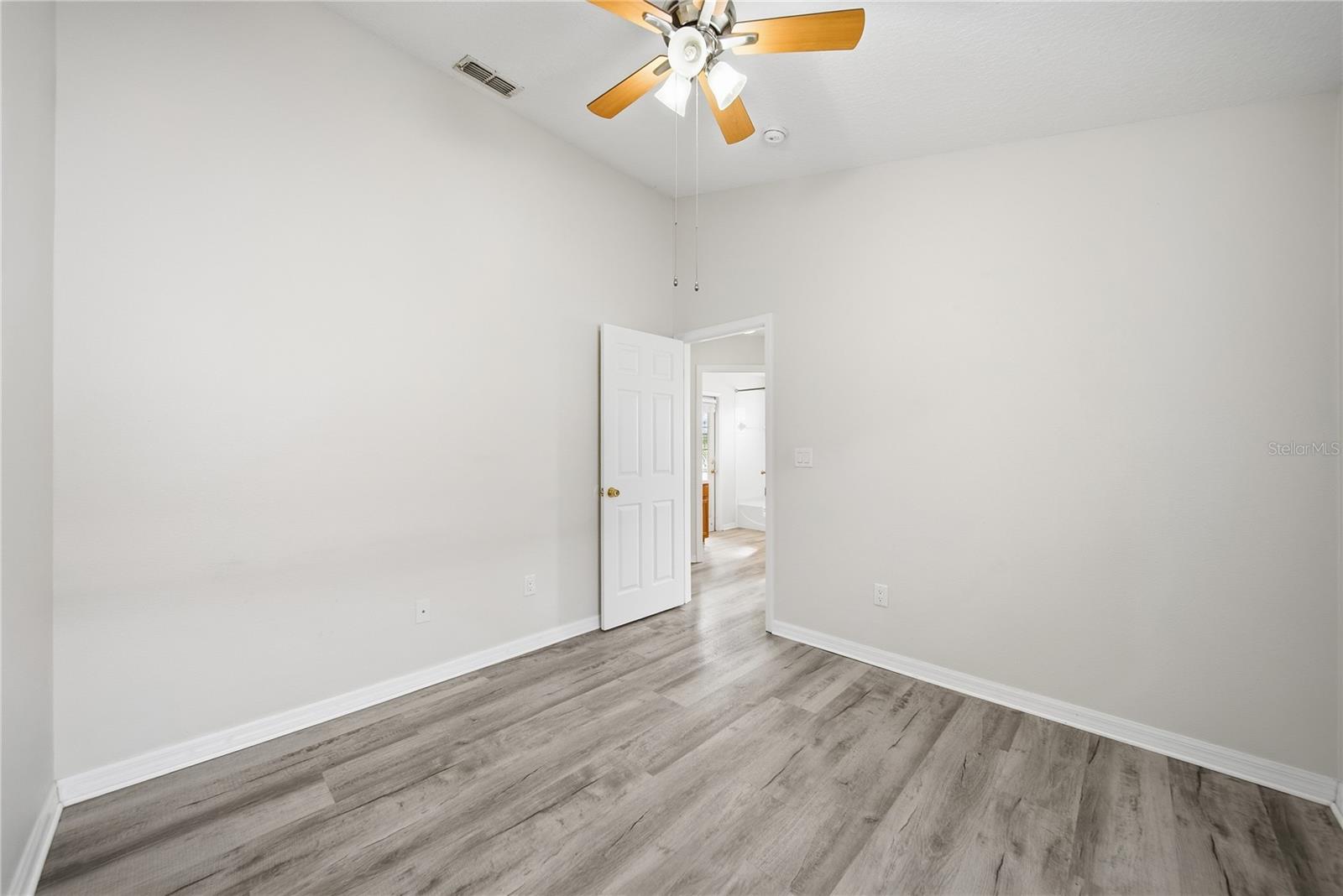 BRIDGEWATER PH 03 - Residential Lease