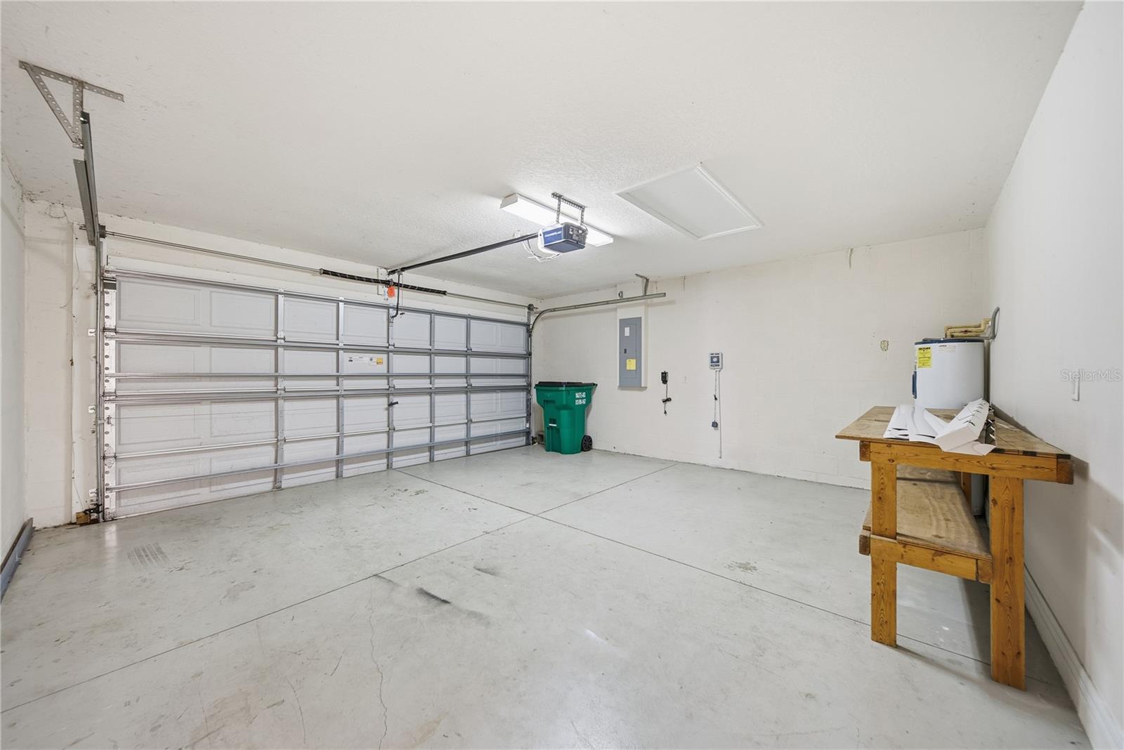 BRIDGEWATER PH 03 - Residential Lease