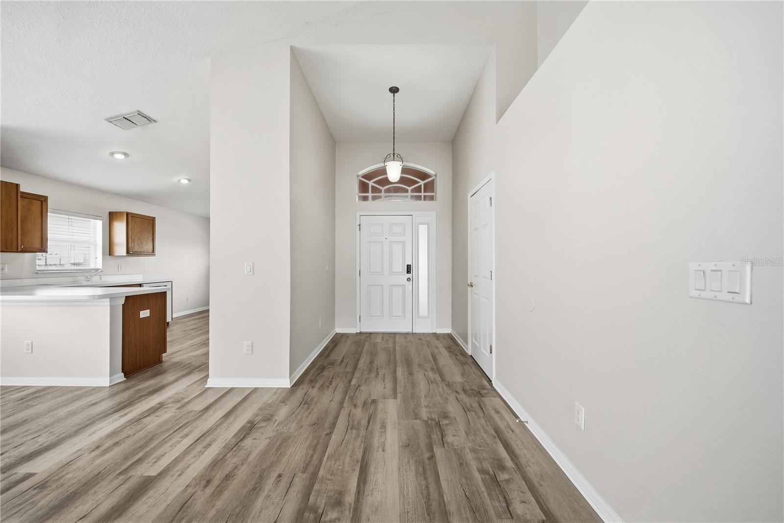 BRIDGEWATER PH 03 - Residential Lease