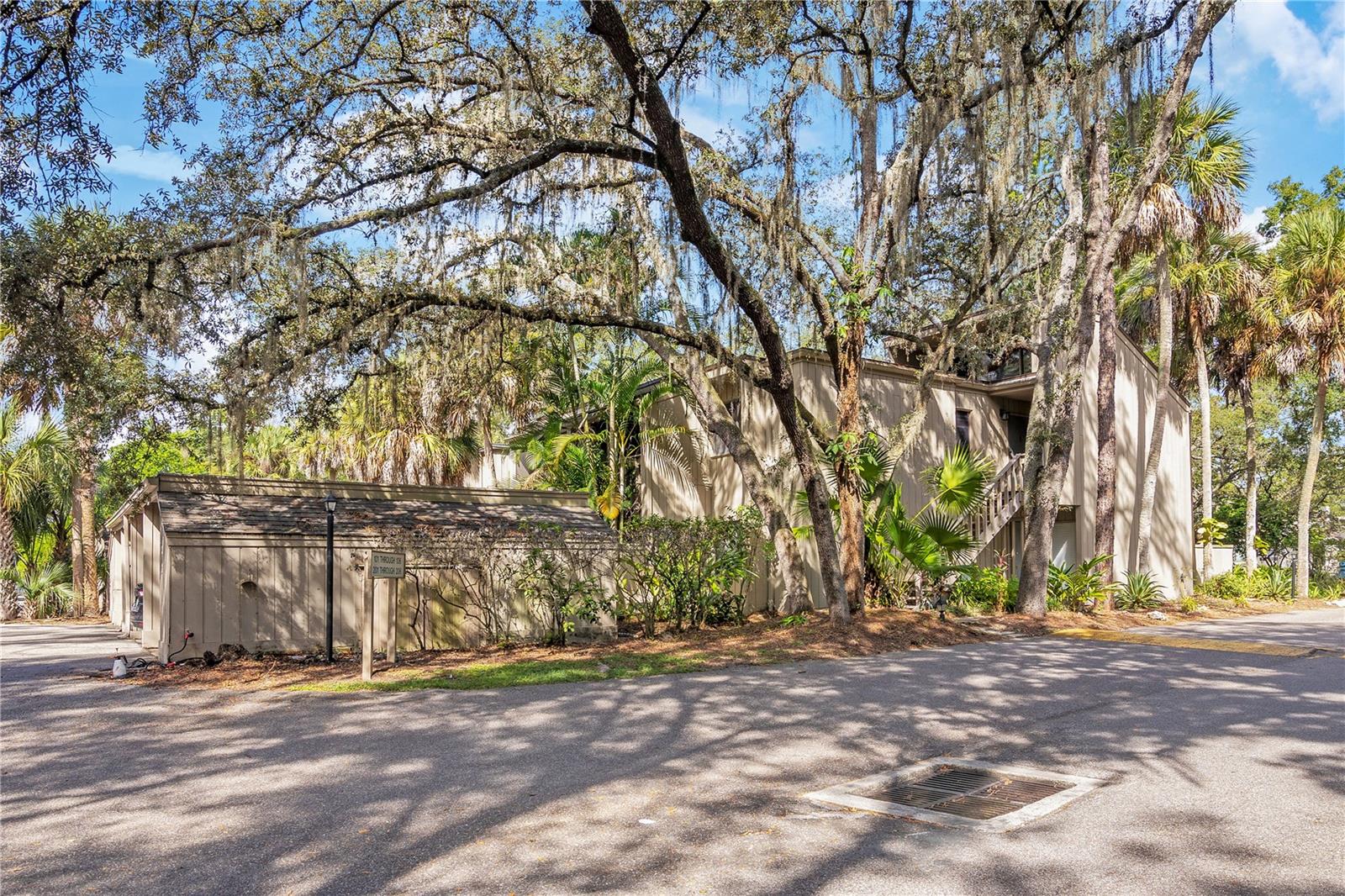 CROWN OAKS - Residential