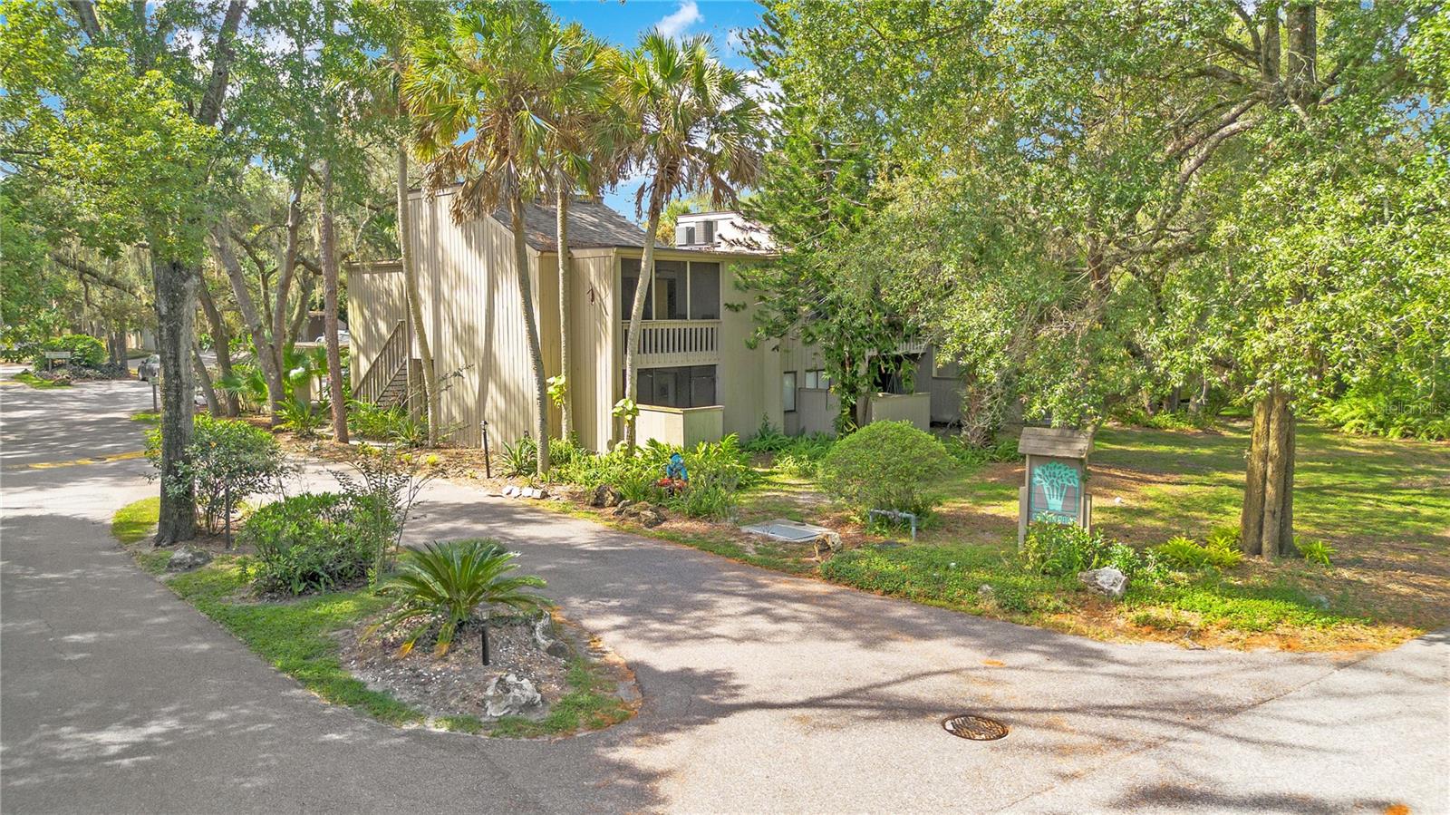 CROWN OAKS - Residential