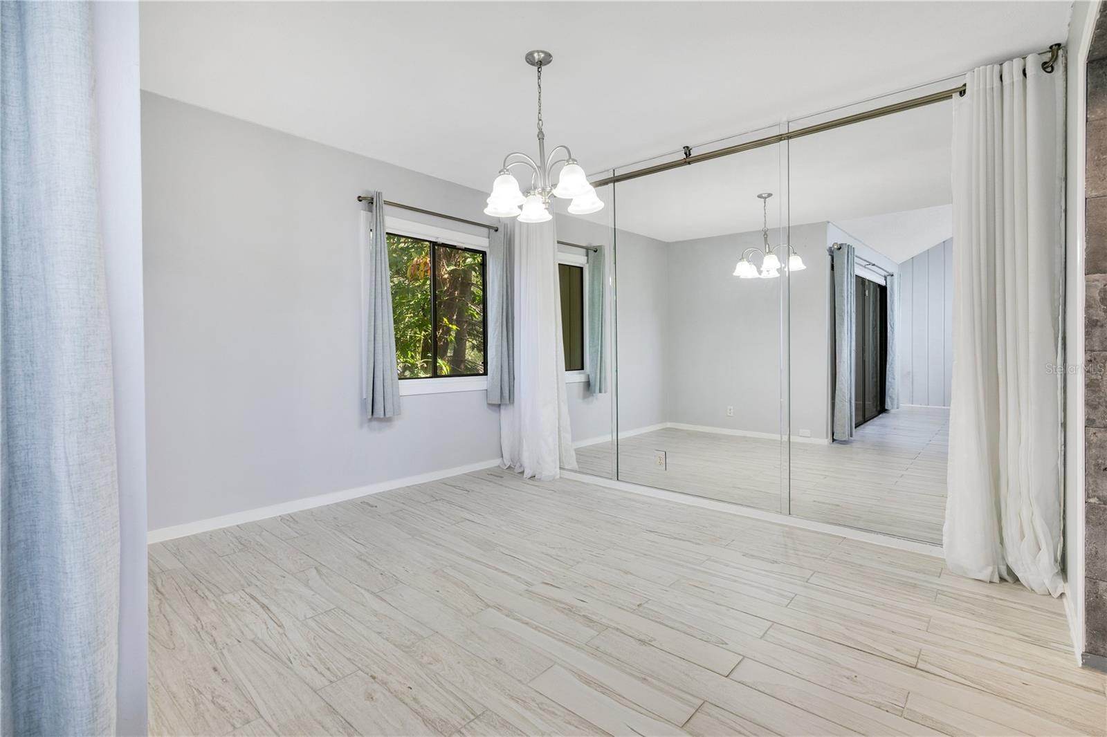 CROWN OAKS - Residential