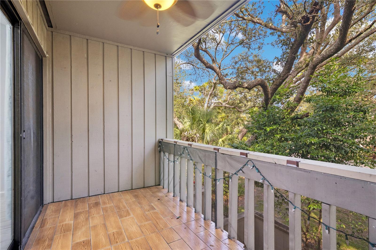 CROWN OAKS - Residential